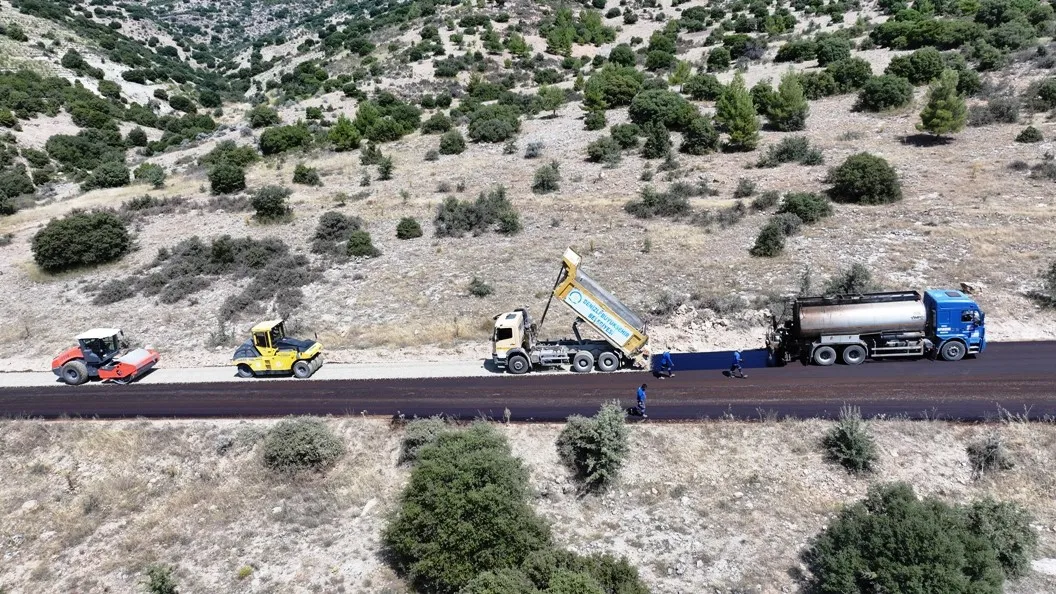 Dört ilçeyi birleştiren dev ulaşım hamlesi: Toprak yol asfalt konforuna kavuştu