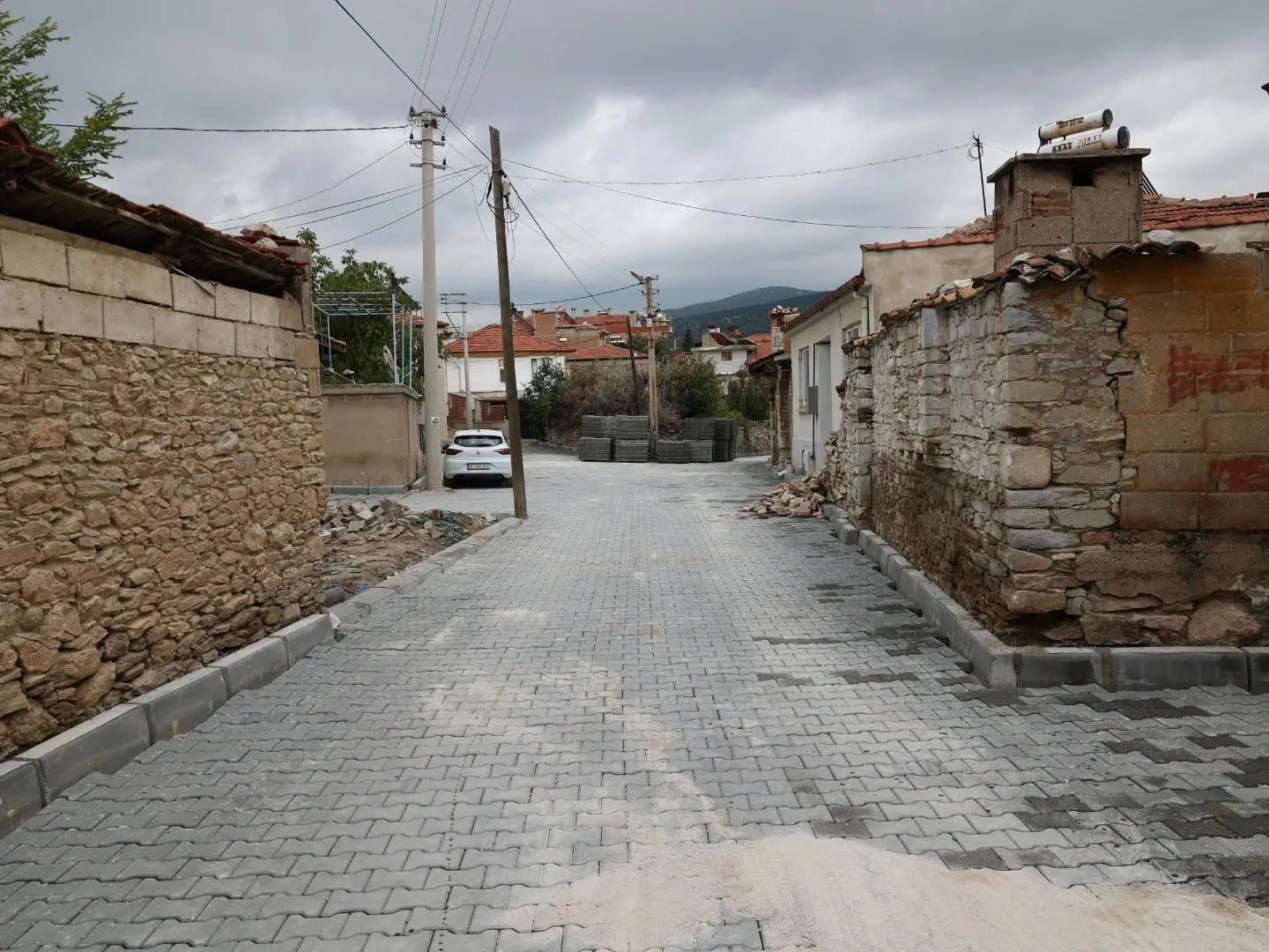 Tavas’ta sokaklar baştan aşağı yenilendi: Ulaşımda konfor dönemi