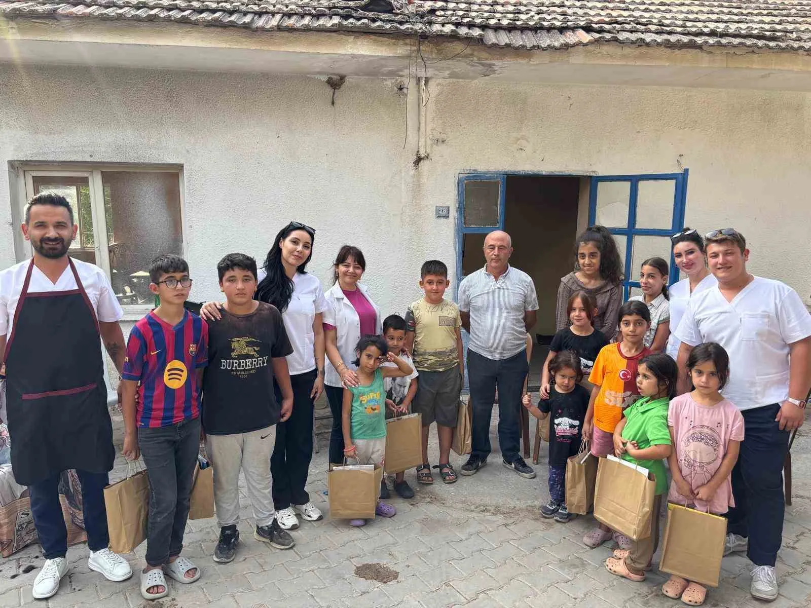 Söke’de okul heyecanı başladı: 272 öğrenciye belediye eliyle bakım desteği