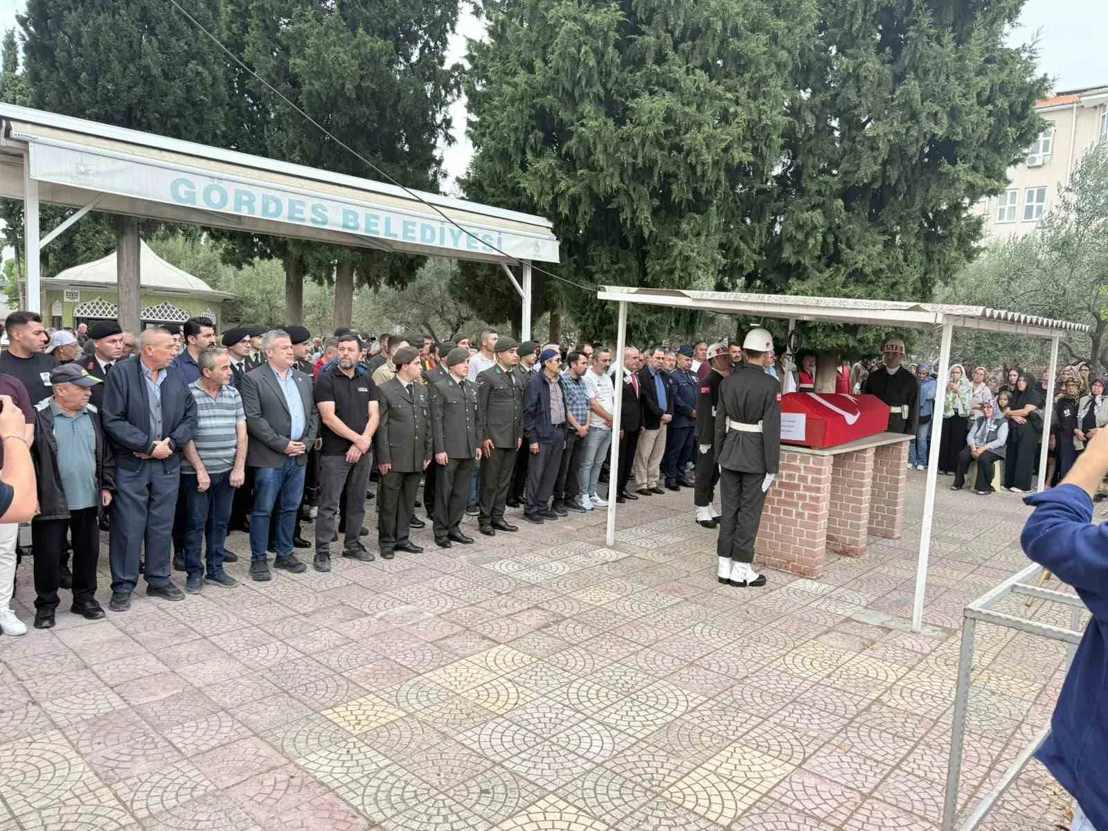 Manisa kahramanını uğurladı: Kıbrıs Gazisi Hasan Yıldız ebediyete intikal etti