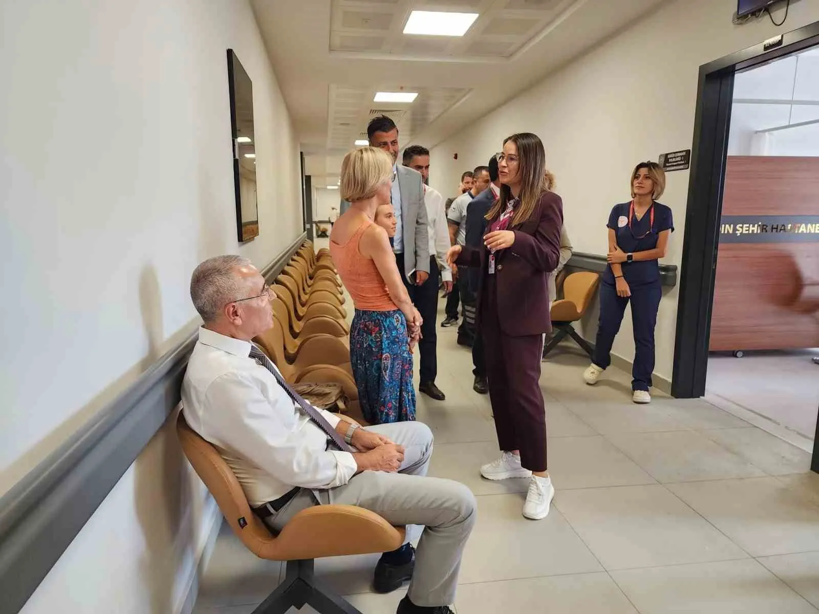 Aydın Şehir Hastanesi’nde şefkatli denetim: Başhekimden servise moral ziyareti