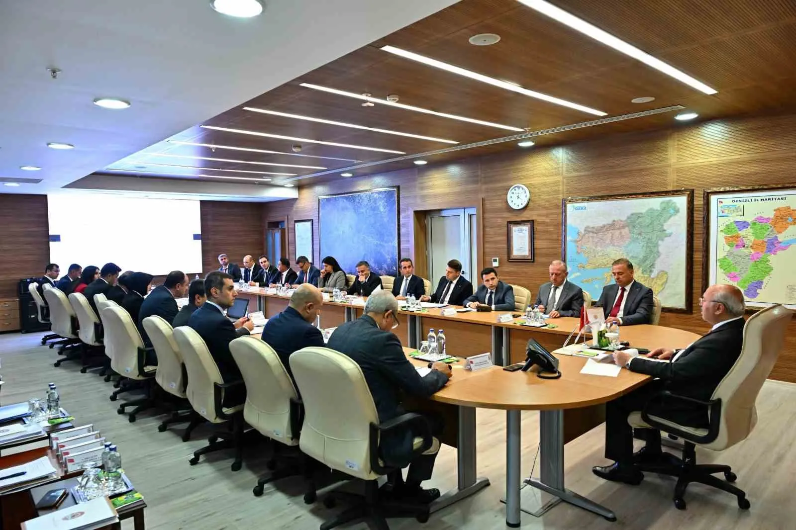 Denizli’de sosyal yardim seferberligi: Vali Köşger’den hizmette verimlilik talimati
