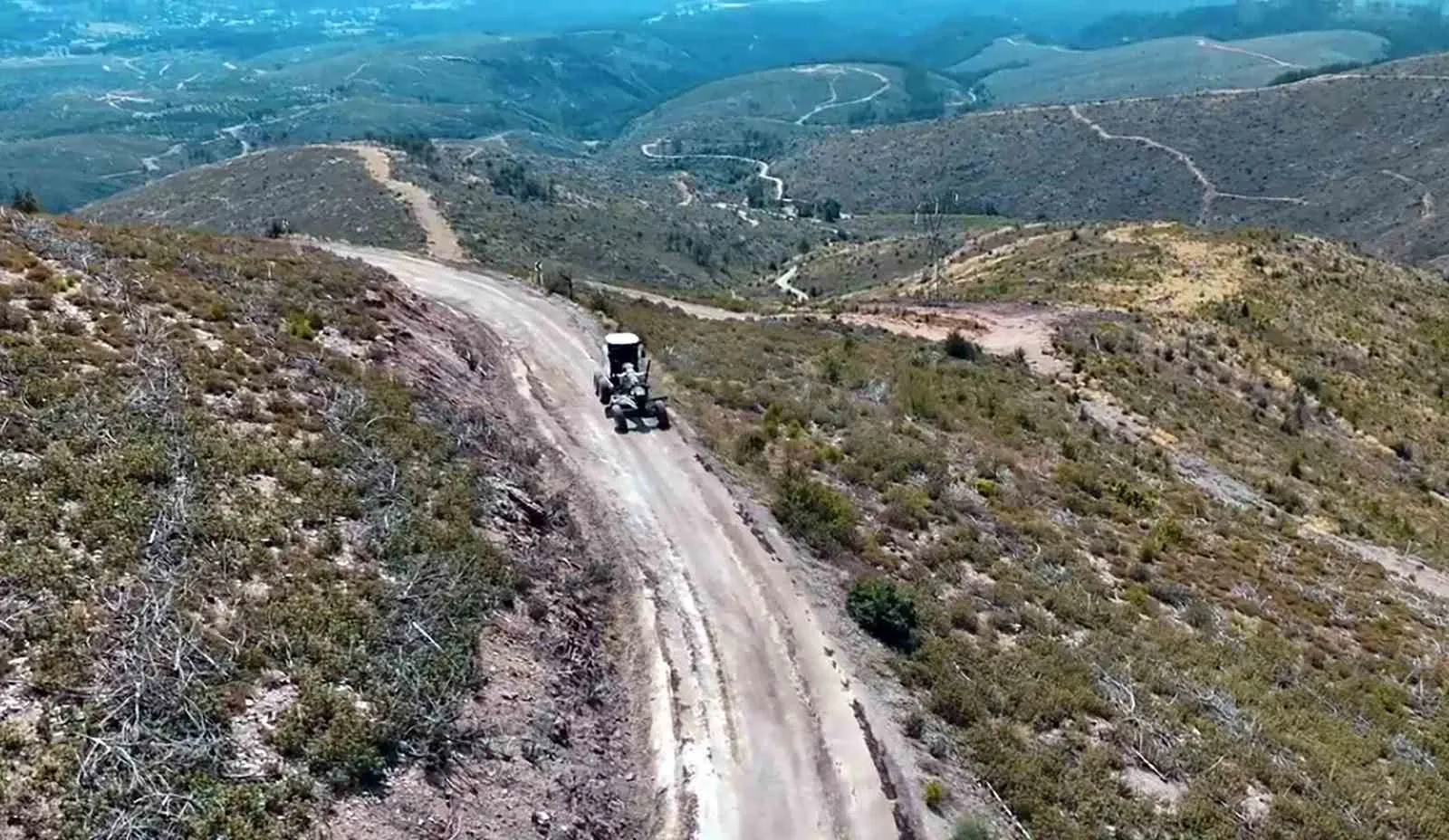 Menteşe’de ulaşım seferberliği: Yangın yorgunu yollar baştan aşağı yenilendi