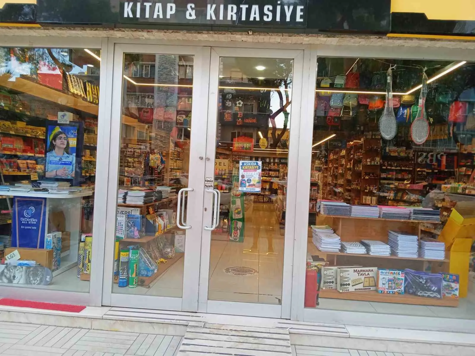 Nazilli'de okul heyecani dayanismayla bulustu: Askida kirtasiye dönemi basladi