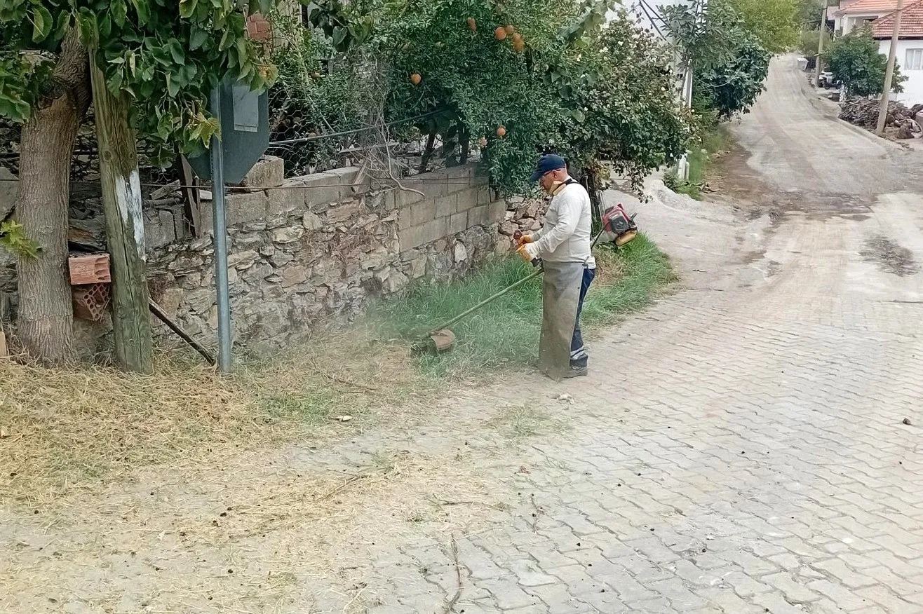 Efeler'de temizlik seferberliği: Eğrikavak daha ferah bir görünüme kavuştu
