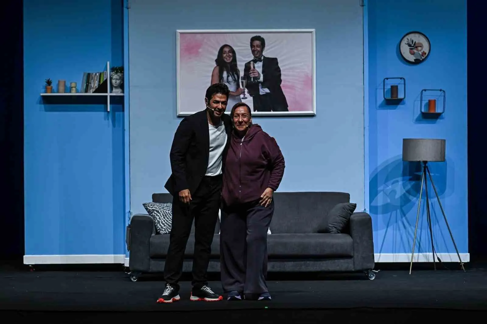 İzmir’de sanat rüzgarı: Semicenk coşturdu, usta oyuncular büyüledi