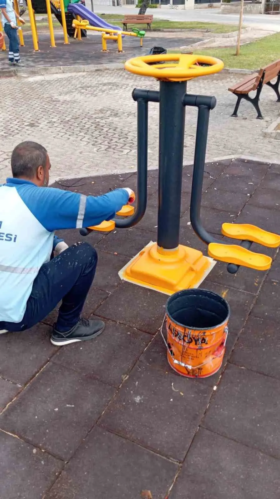 Didim’de yeşil alanlara estetik dokunuş: Parklar yenileniyor