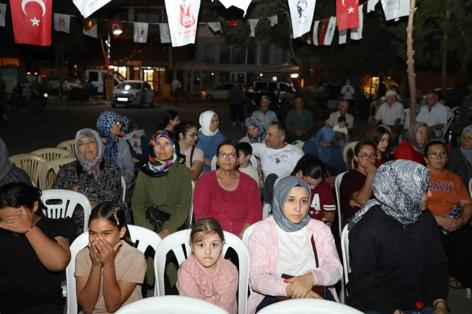 Aşağıçobanisa’da tarım ve eğlence buluştu: Bağ Bozumu Şenliği coşkuyla kapandı