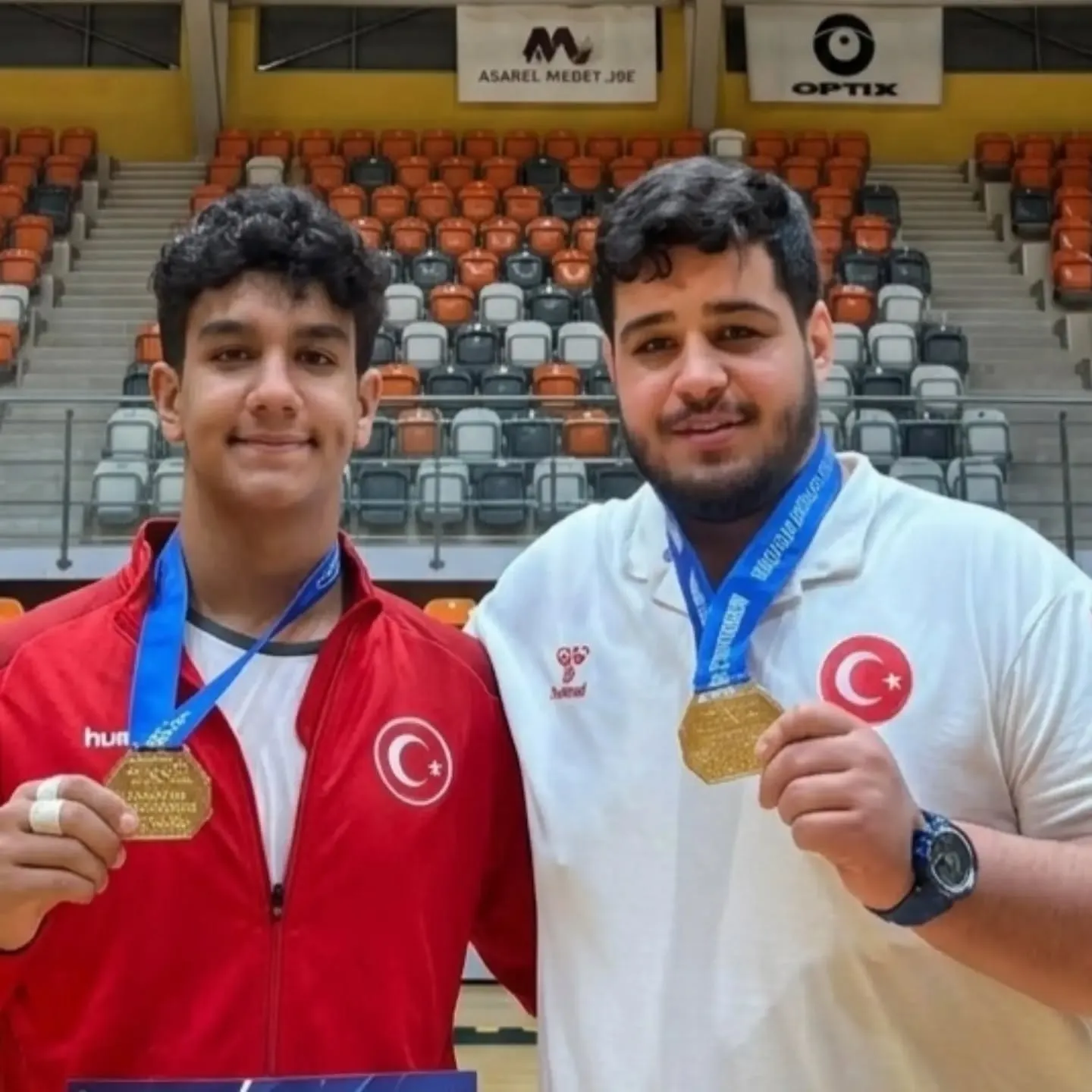 Manisalı sporcular Avrupa’yı salladı: Biri zirveye çıktı, diğeri gümüşü kaptı
