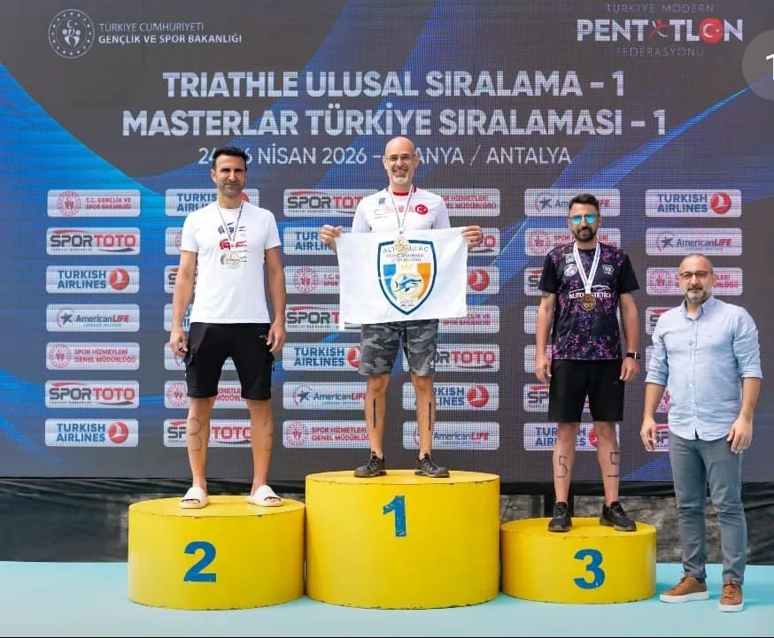 Muğlalı şampiyonlar rotayı dünyaya çevirdi: Baba ve oğul aynı kürsüde buluştu