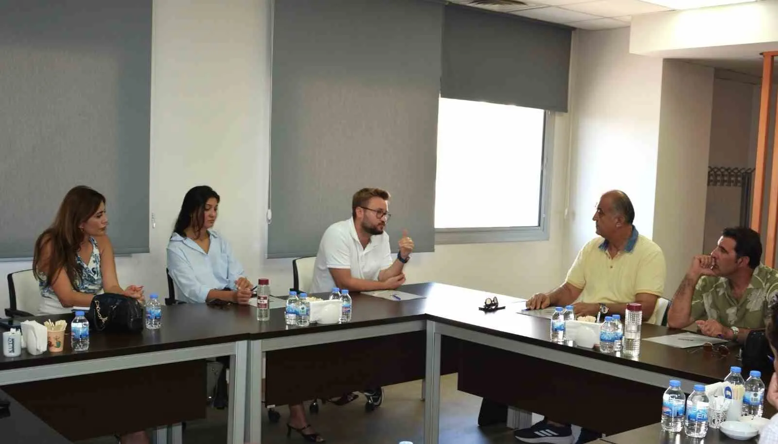 Kuşadası’nda müzik ödemeleri için yeni dönem beklentisi: İşletmeler nefes almak istiyor