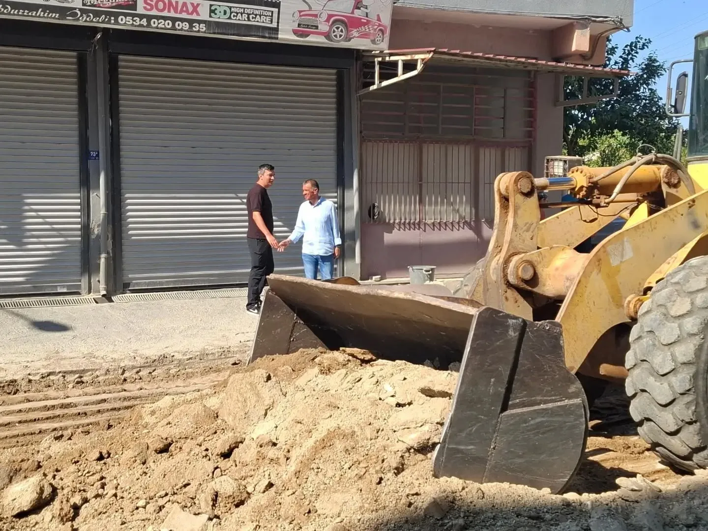 Yenipazar’da çehre değişiyor: Hem spor alanları yenileniyor hem de caddeler yeşilleniyor