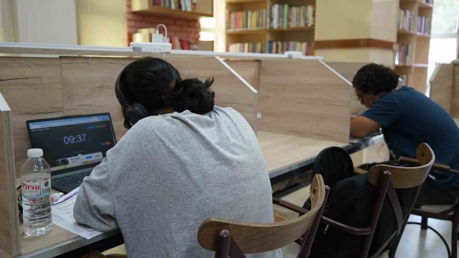 Yunusemre'de ders zili kütüphaneler için çaldı: Yeni saatler belli oldu