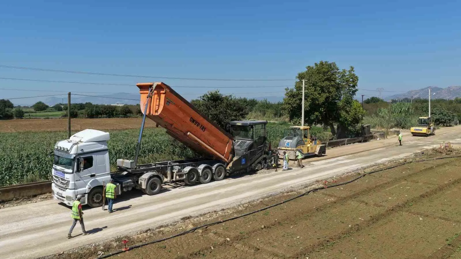 İncirliova’da Konforlu Ulaşım İçin Seferberlik: Yazıdere Yolu Modernize Ediliyor