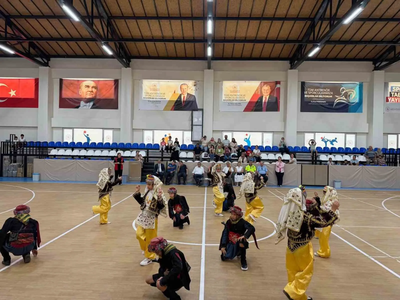 Sultanhisar’da spor şöleni: Gençler yazı hareketle uğurladı