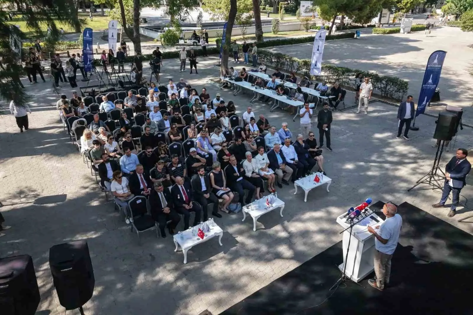 Edebiyat tutkunları Kültürpark’ta buluşuyor: İZKİTAP kapılarını sekizinci kez açtı