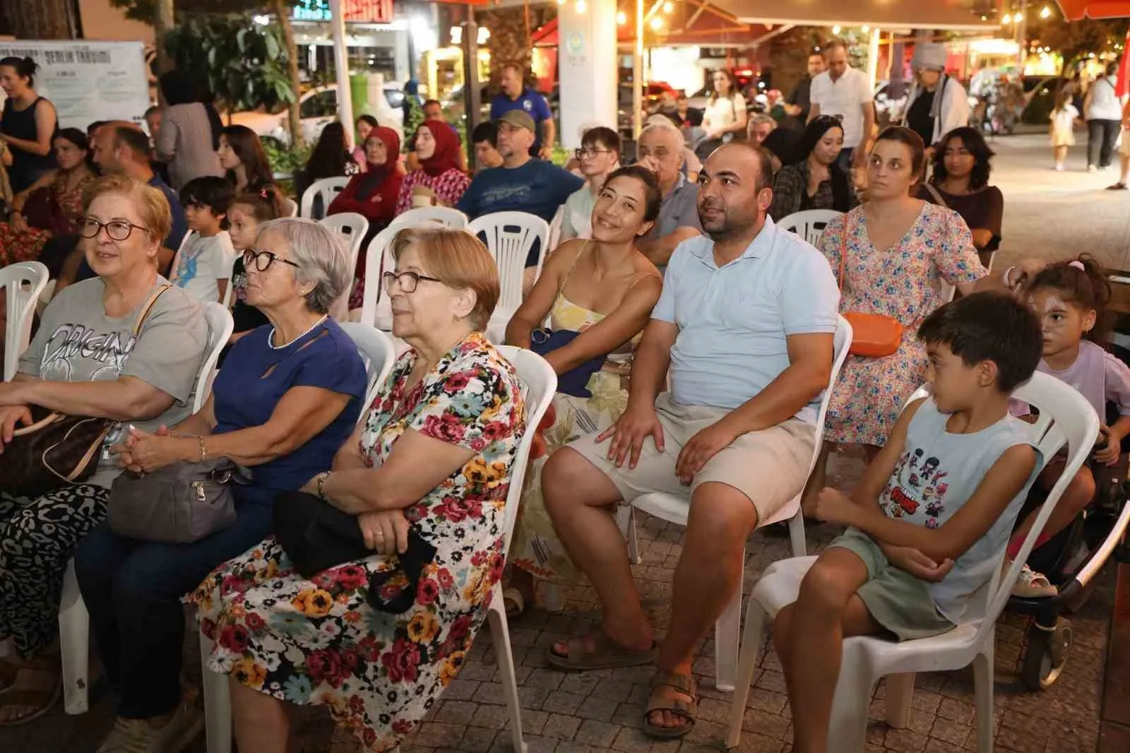 Manisa'nın bereketli toprakları üzümün binlerce yıllık hikayesiyle buluştu