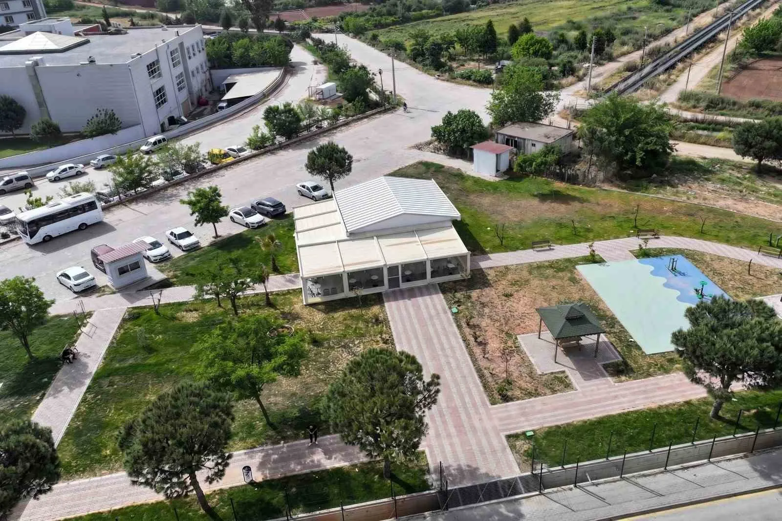 Efelerli gençlerin yeni buluşma noktası: Yurt Kafe dolup taşıyor