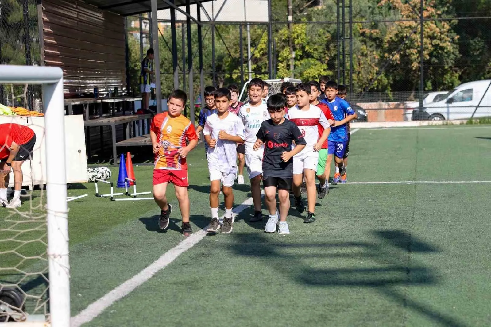 Efeler’de minik kramponlar sahaya iniyor: Kayıt dönemi başladı