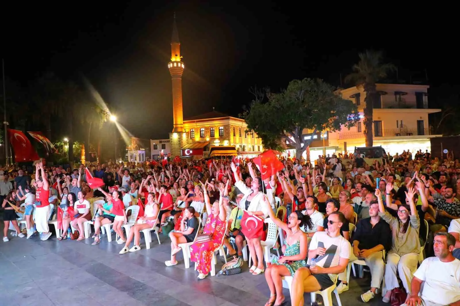 Bodrum’da voleybol zaferi: Filenin Sultanları’na dev ekranlı kutlama