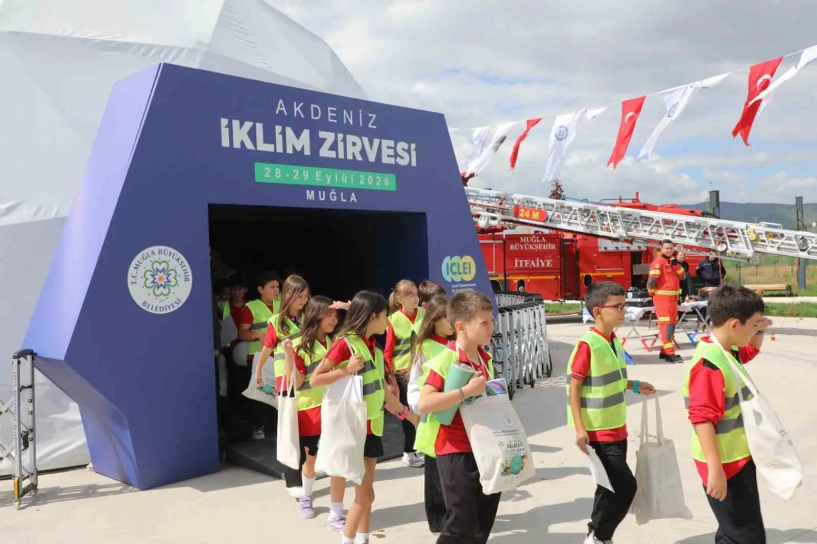 Minik çevreciler su altı dünyasını 360 derece deneyimle keşfediyor