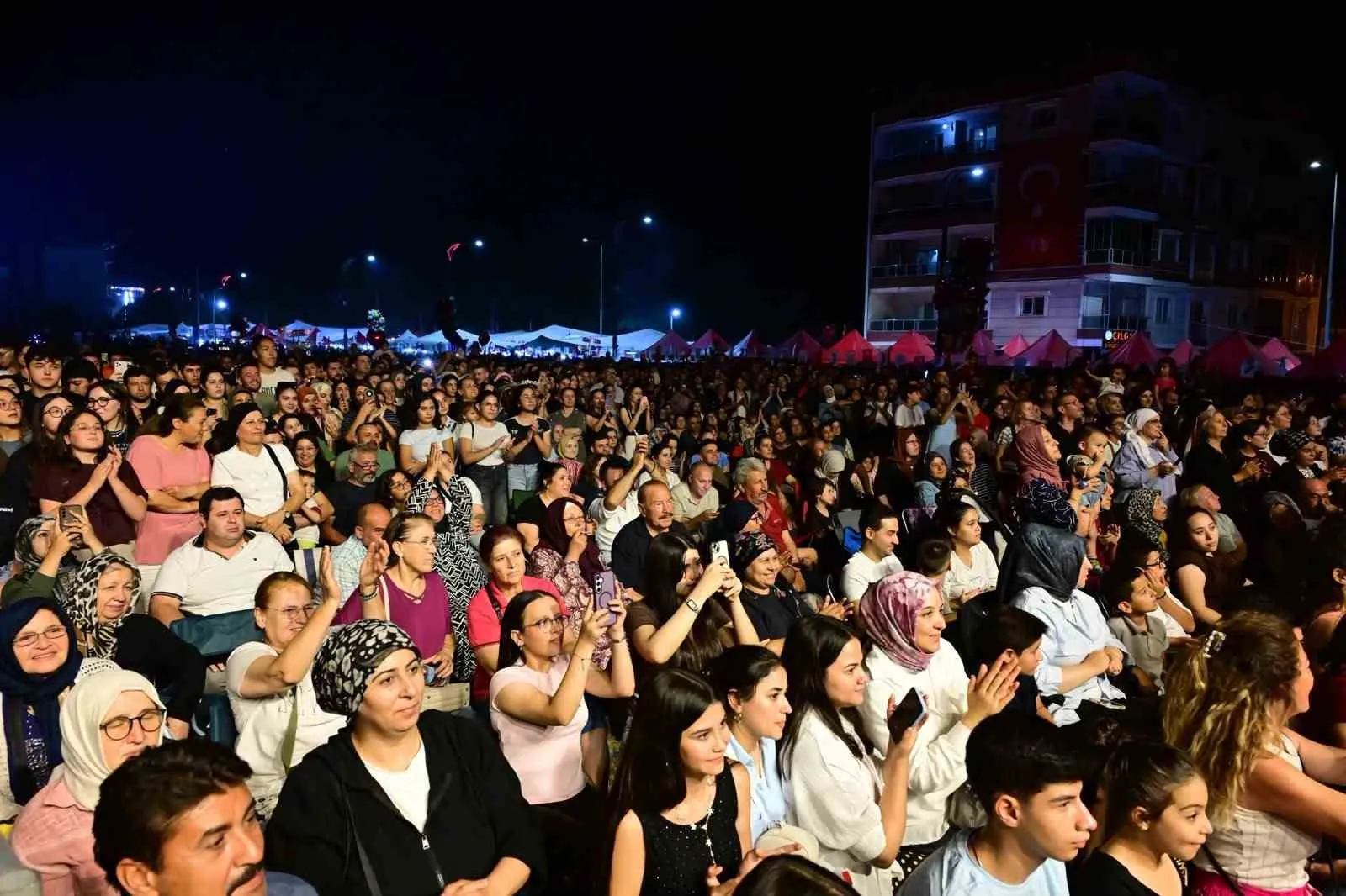 Manisa'da zafer coşkusu: Üç ilçede kurtuluş şöleni