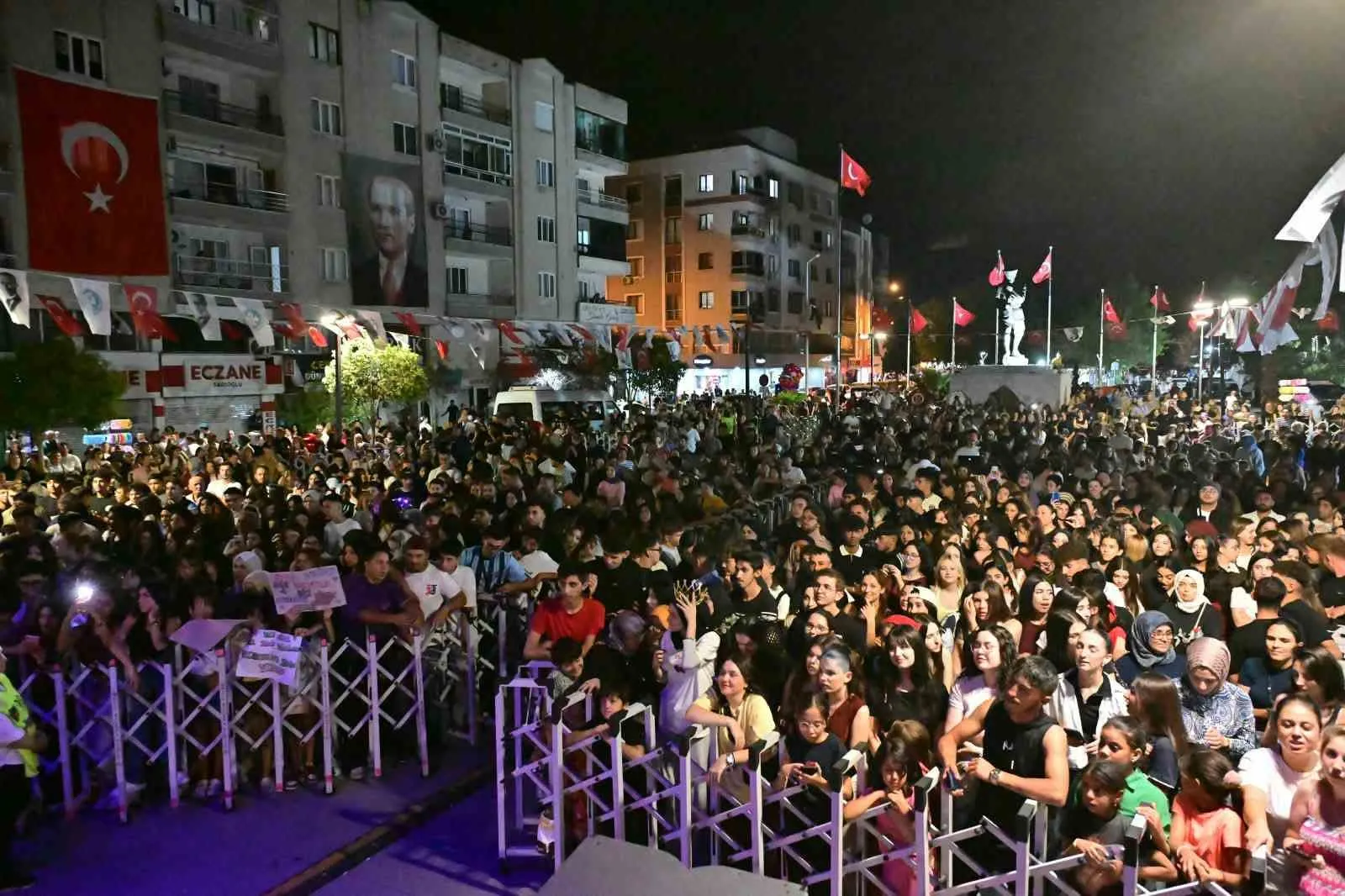 Saruhanlı’da 104. yıl gururu: Yüksek Sadakat ile unutulmaz gece