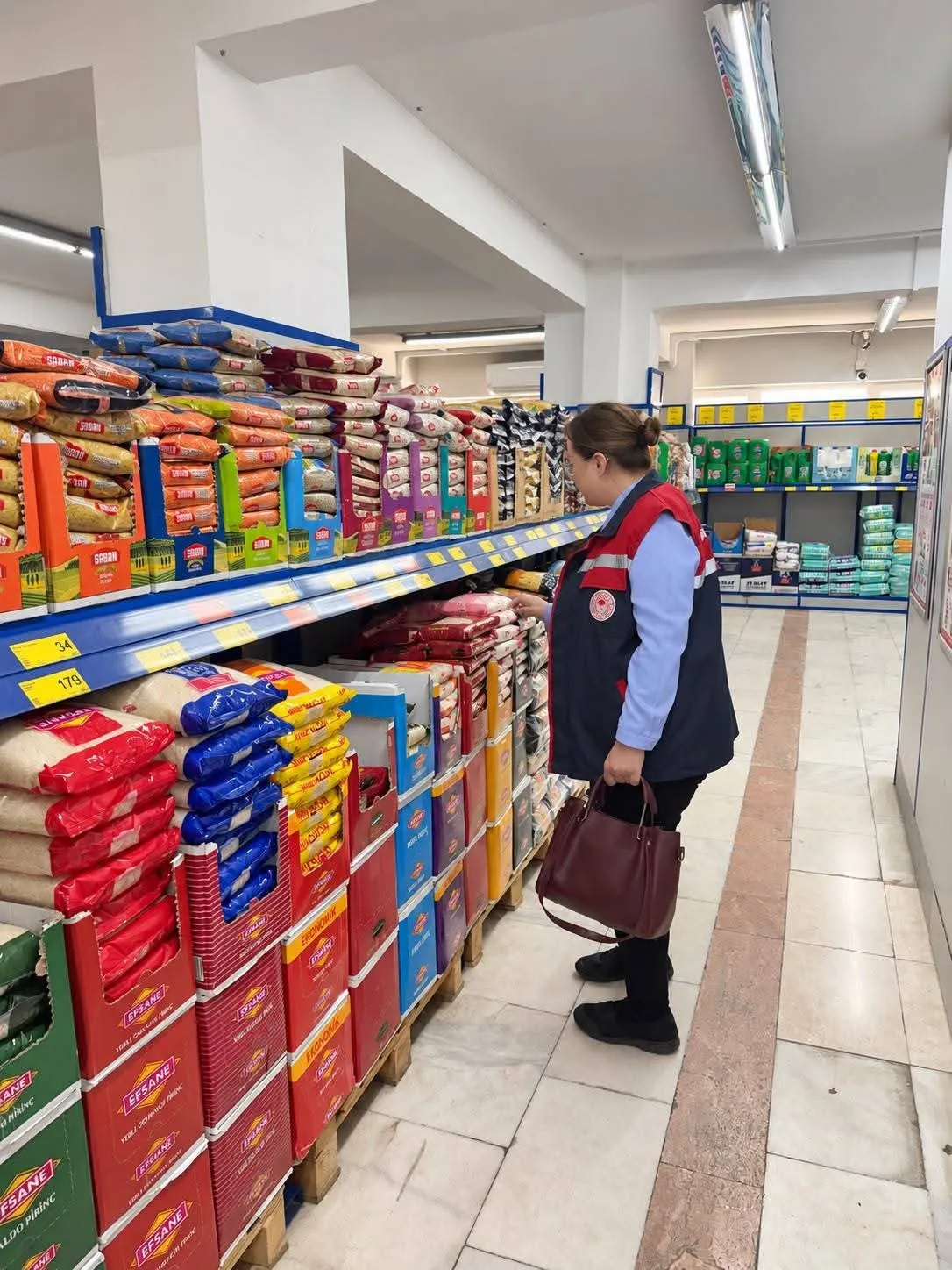 Afyonkarahisar'da market rafları mercek altına alındı: TÜFİS ile sıkı takip