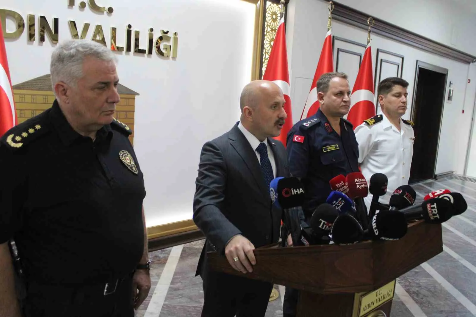 Aydın’da huzur operasyonları: Bir ayda binlerce şüpheli mercek altına alındı