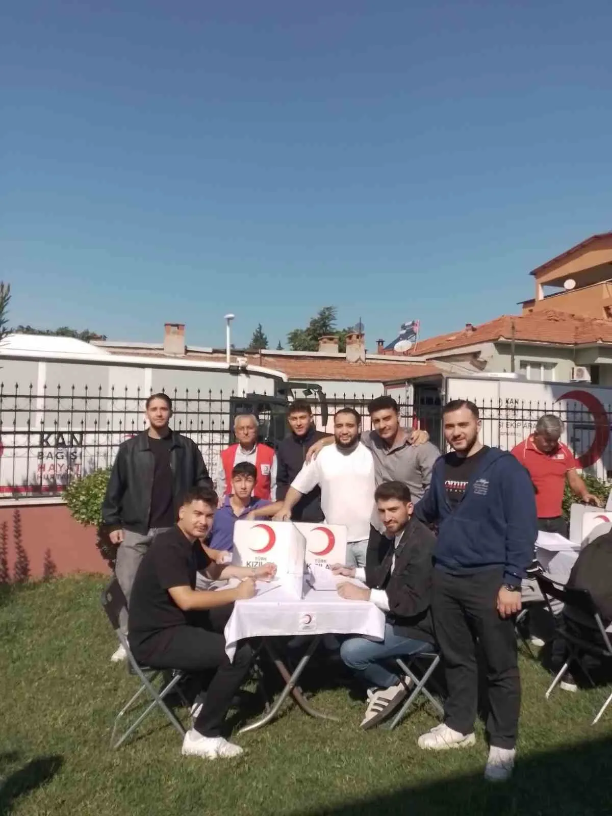 Sarıgöl'de gençlerden sağlık seferberliği: Bir ünite kan binlerce umut