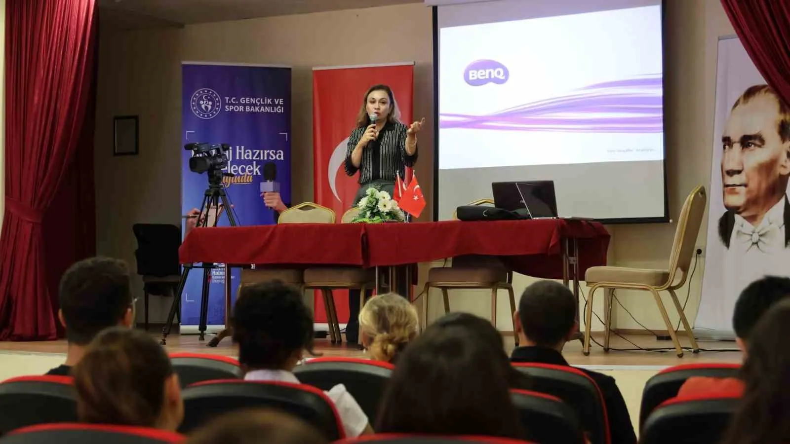 Aydınlı gençler medya dünyasının anahtarını eline aldı: Geleceğin habercileri yetişiyor