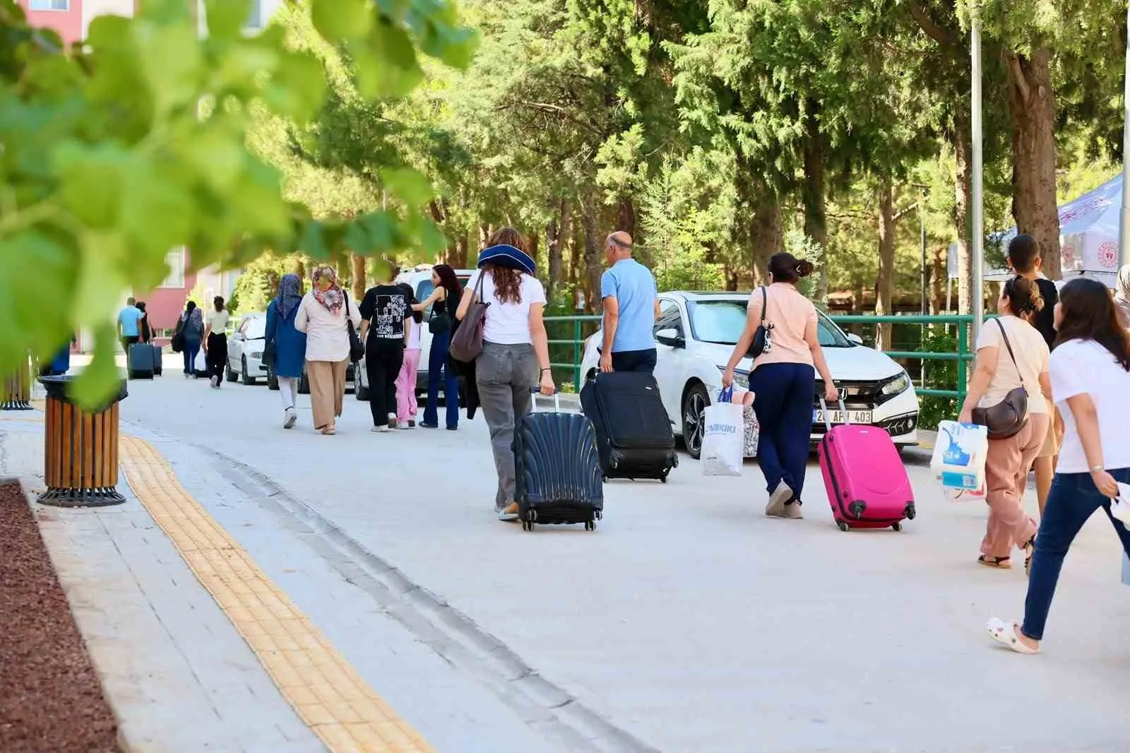 Denizli'de barınma sorunu tarih oldu: Binlerce öğrenci yurtlarına yerleşti
