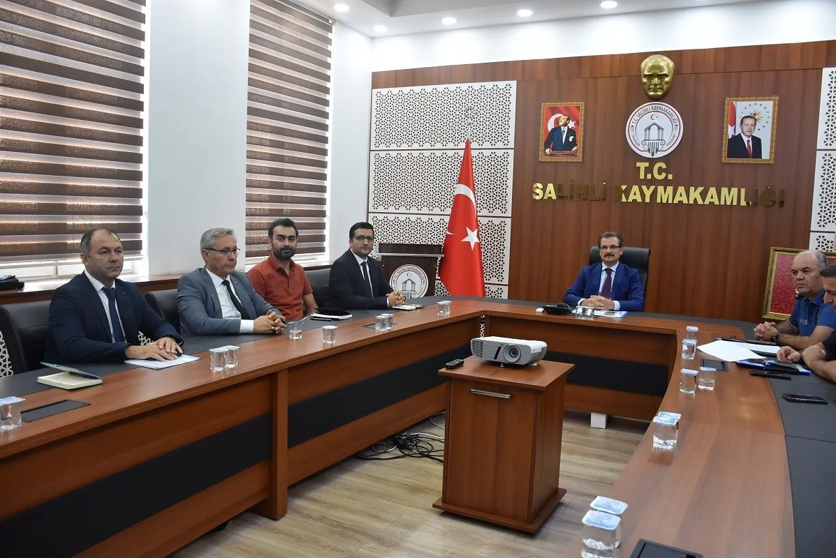 Salihli'de akademik yıl öncesi güvenlik zirvesi: Öğrenciler için tüm önlemler masada