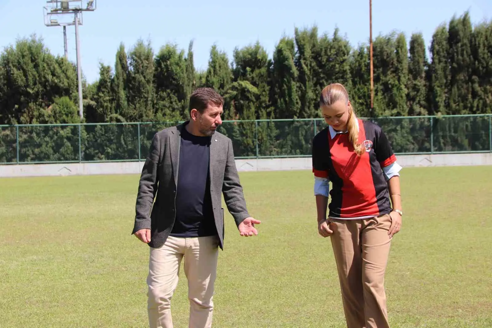 Futbolun genç mimarı Turgutluspor’da: Zeynep Mestan dönemi resmen başladı