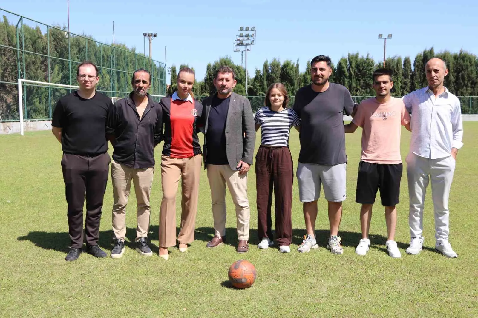 Futbolun genç mimarı Turgutluspor’da: Zeynep Mestan dönemi resmen başladı