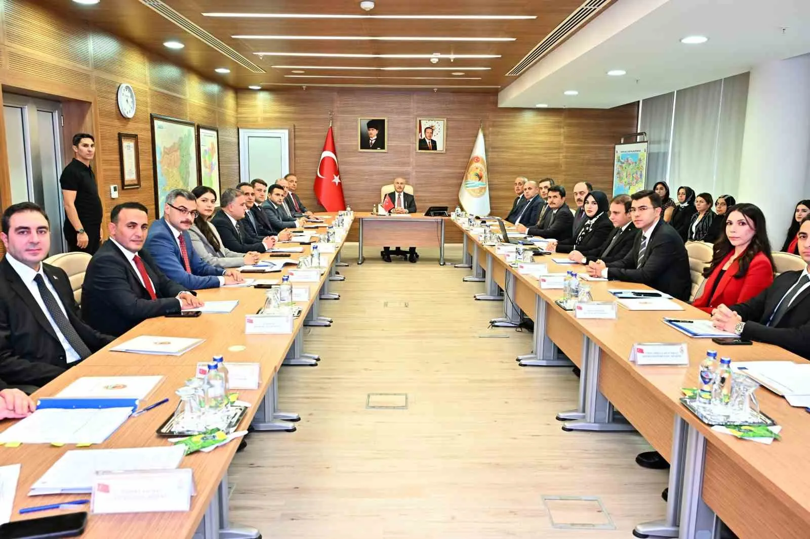 Denizli’de sosyal yardim seferberligi: Vali Köşger’den hizmette verimlilik talimati