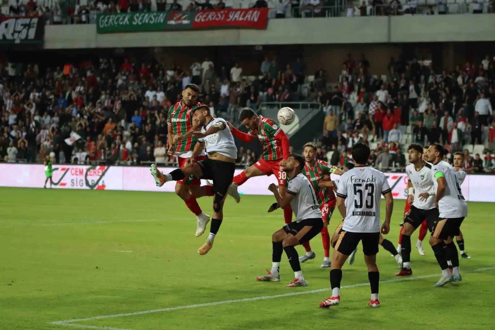 Alsancak’ta gerilim dolu gece: Gaziemirspor son dakikada güldü