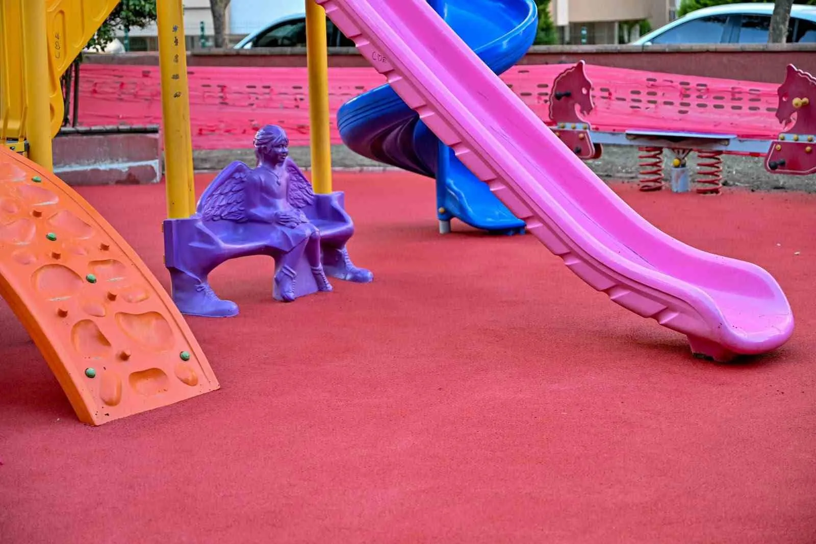 Manisa’da parklar yenileniyor: Çocuklar için daha güvenli oyun alanları