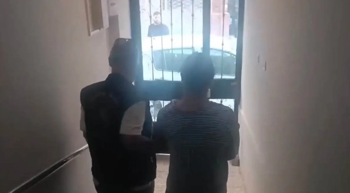 İzmir'de dijital suç şebekesine ağır darbe: 16 kişi parmaklıklar ardında