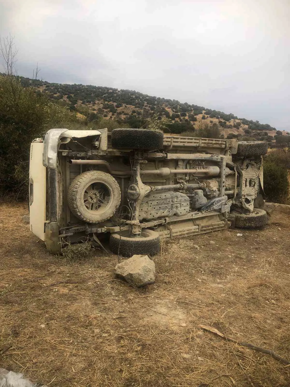 Karpuzlu'da sabah saatlerinde korkutan kaza: Üç kişi hastaneye kaldırıldı
