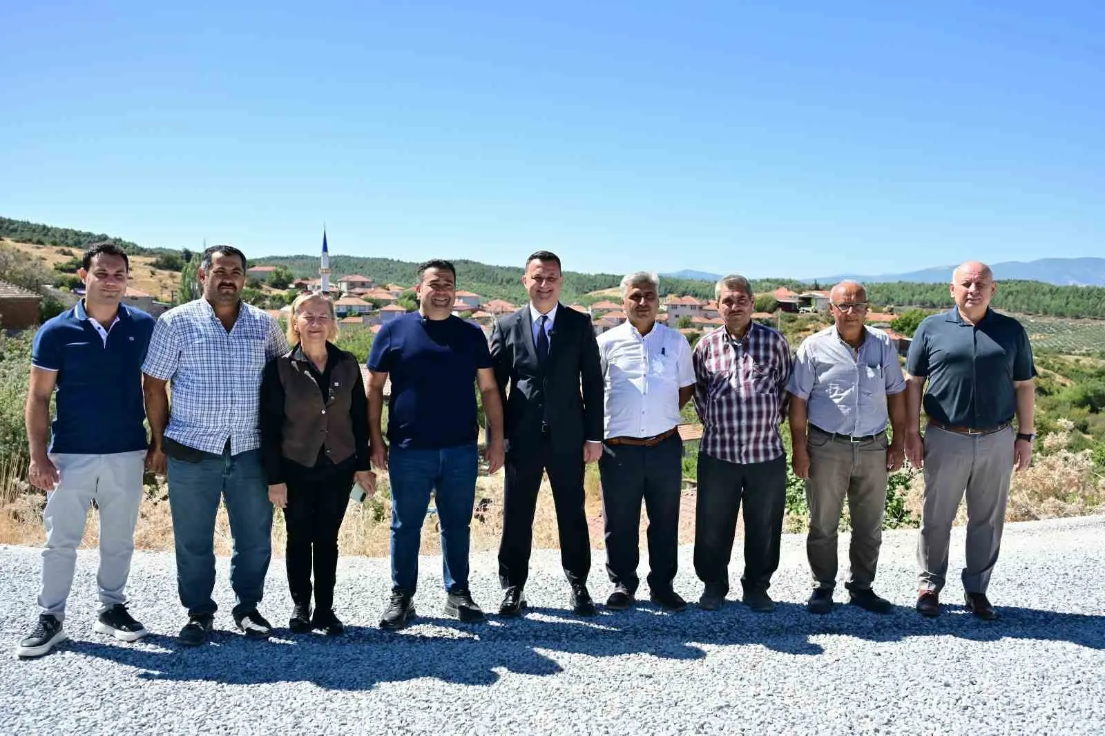 Manisa'da 10 mahallenin kaderi değişti: Yarım asırlık yol çilesi asfaltla bitti