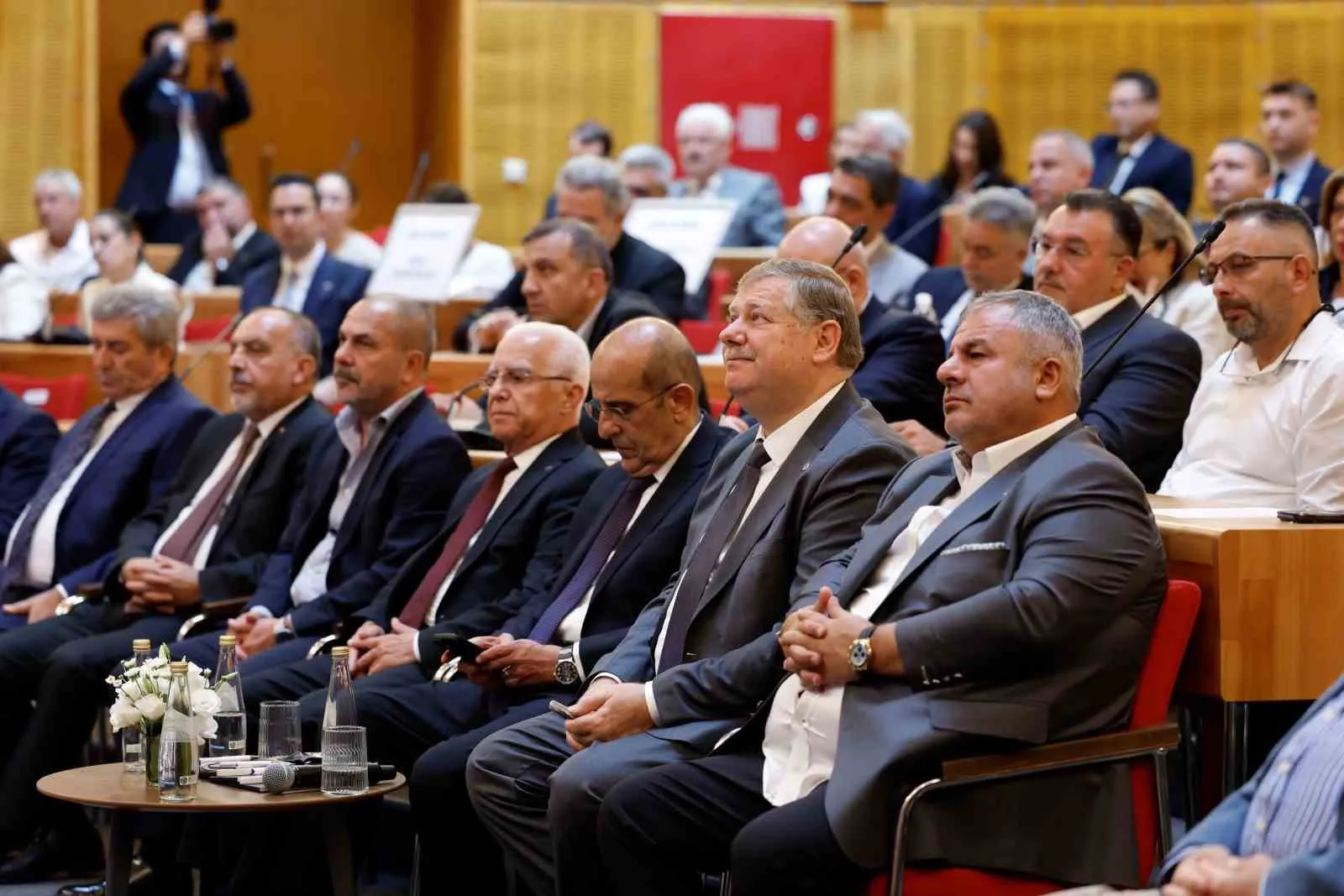 İzmir iş dünyasında veda rüzgarları: Oda ve borsalarda seçim öncesi son buluşma