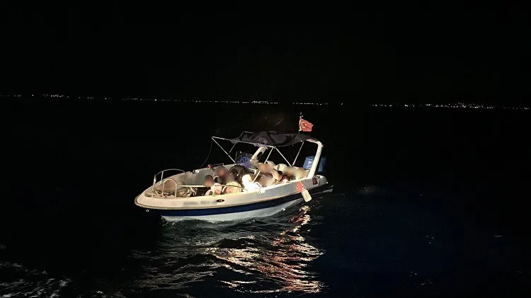 Ege'de kaçak göç trafiğine Sahil Güvenlik darbesi: 56 kişi yakalandı