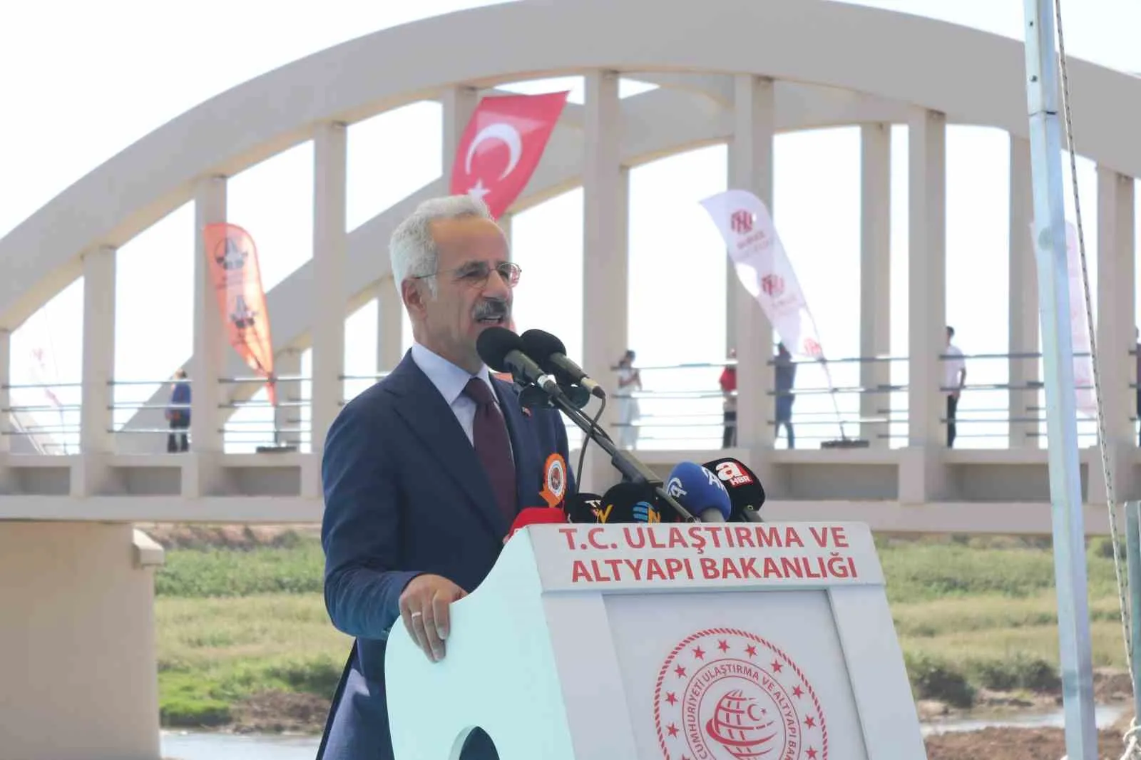 İzmir’de Cumhuriyet mirasına vefa: Tarihi Gediz Köprüsü yeniden hayat buldu