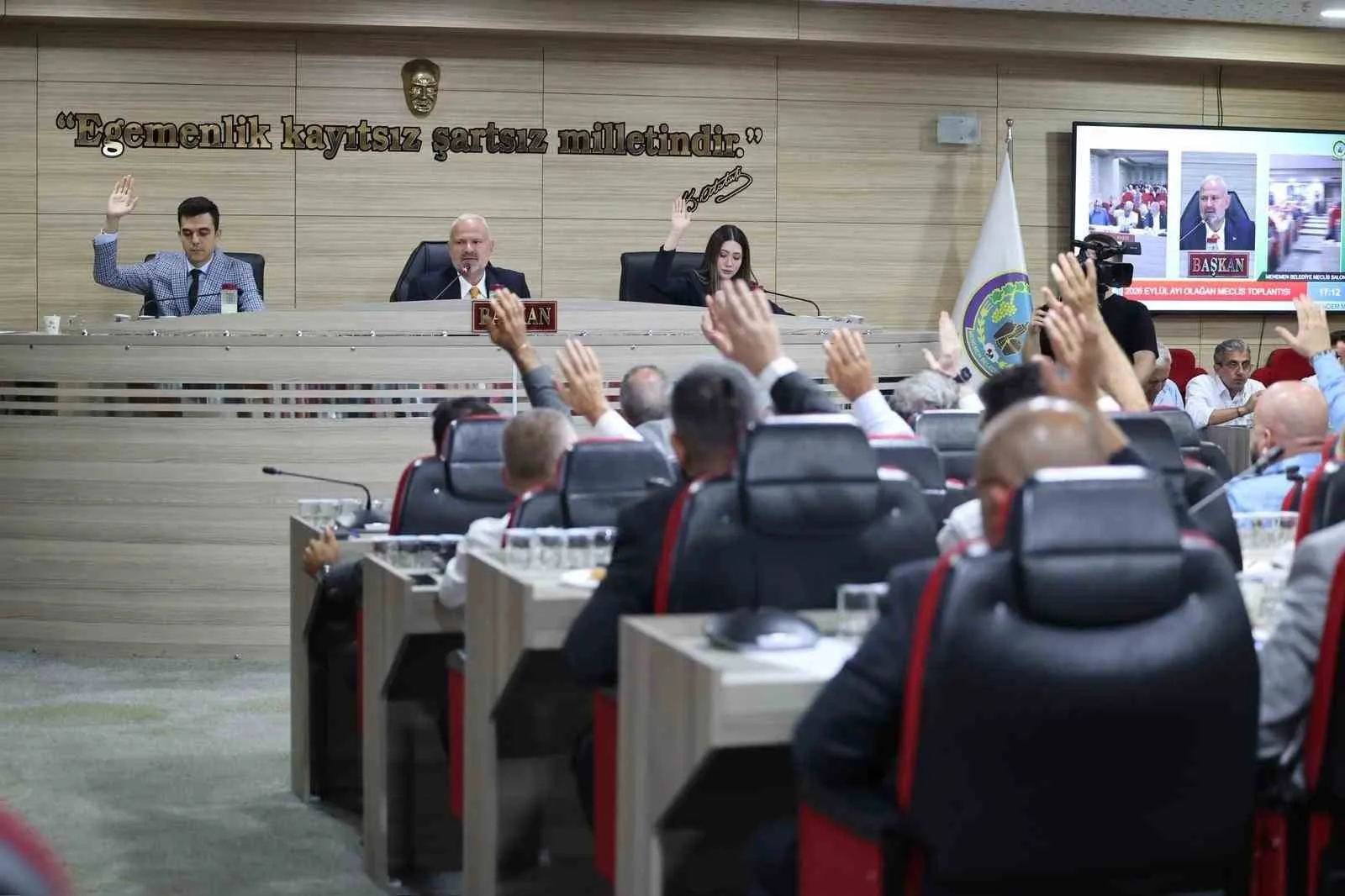 Menemen'de vefa rüzgarı: Eski başkanın ismi ölümsüzleşiyor