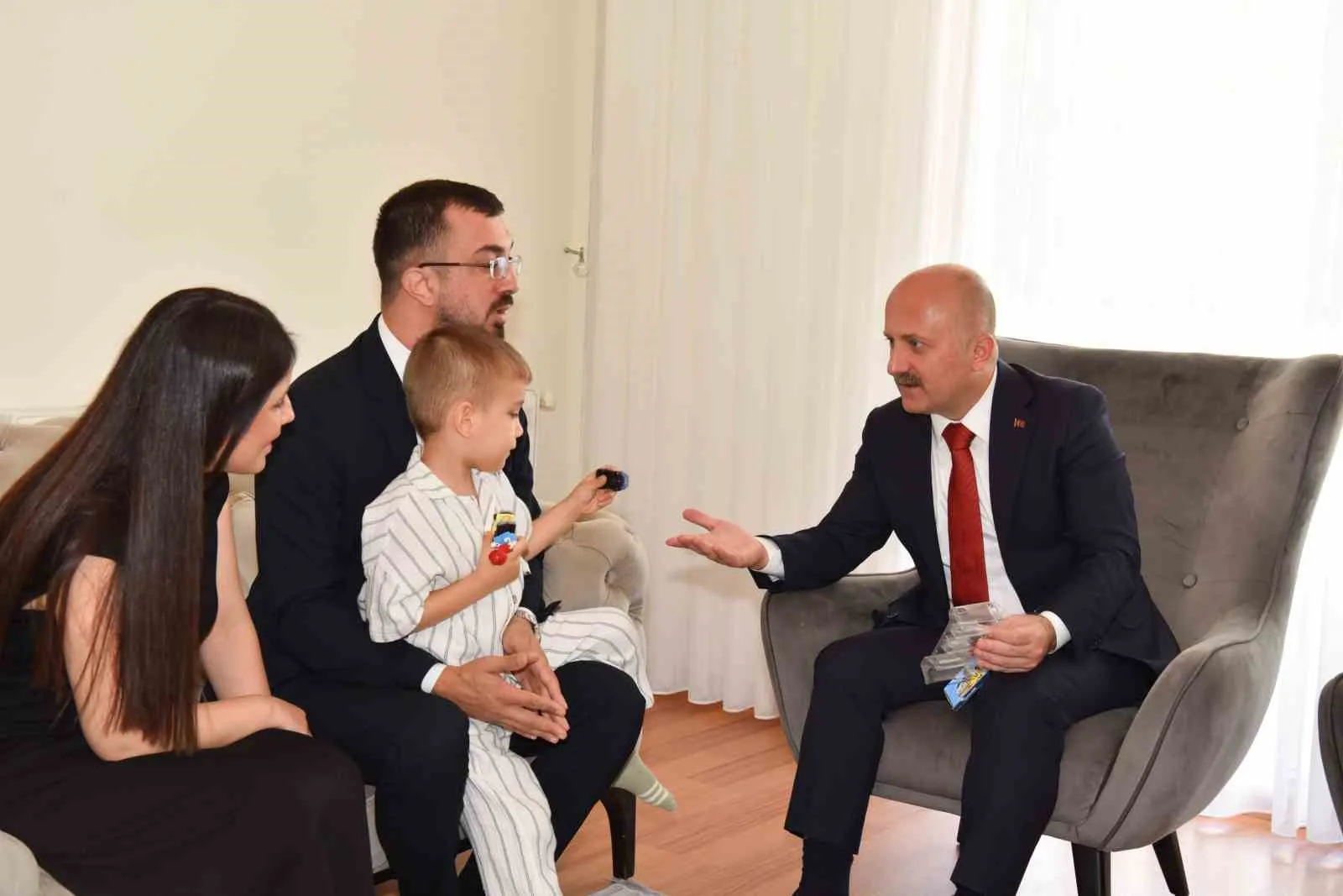 Kahramanlara vefa buluşması: Vali Varol gazi evine konuk oldu