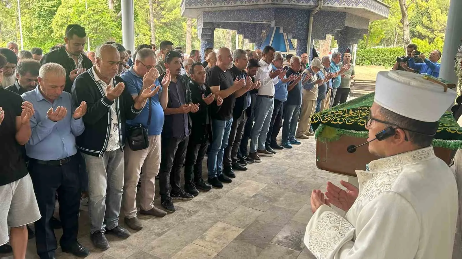 Denizli basını yasta: Emektar gazeteci Mümtaz Dündar toprağa verildi