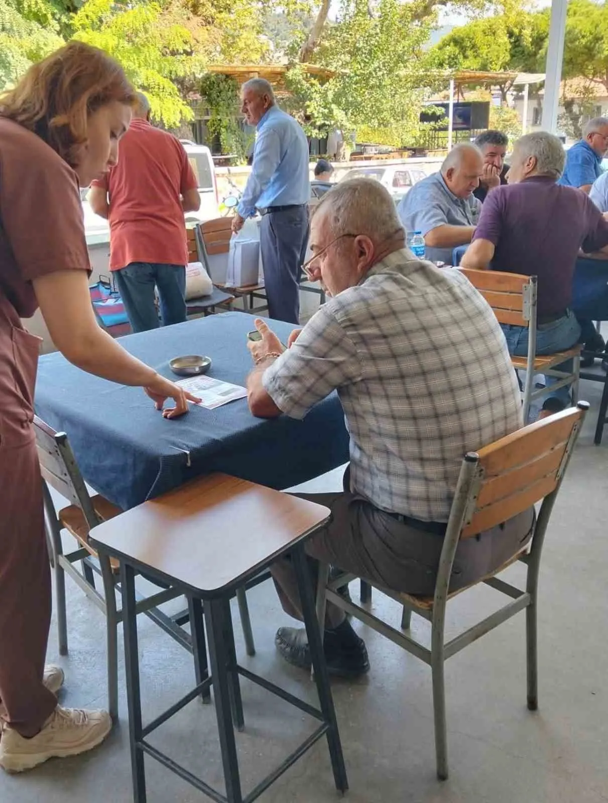 Söke’de kapı kapı dolaştılar: Roman mahallesinde sosyal destek seferberliği
