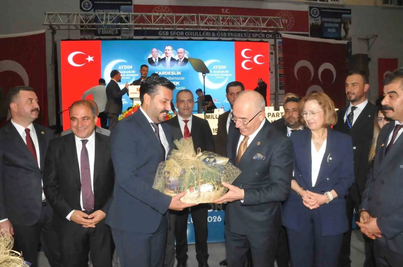 MHP Aydın’da Cihangiroğlu ile yeni dönem: Hedef zirveye yürüyüş