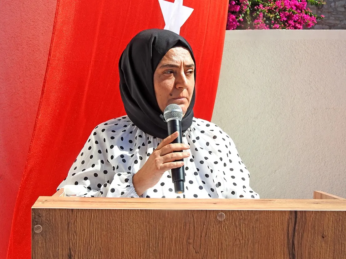 Çeşme’de çifte heyecan: Hem yeni eğitim yılı hem de yenilenen okulun açılışı yapıldı